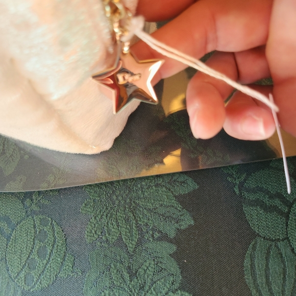 CHRISTIAN DIOR Cosmetic pouch, box and 5 luxe samples - Picture 9 of 15